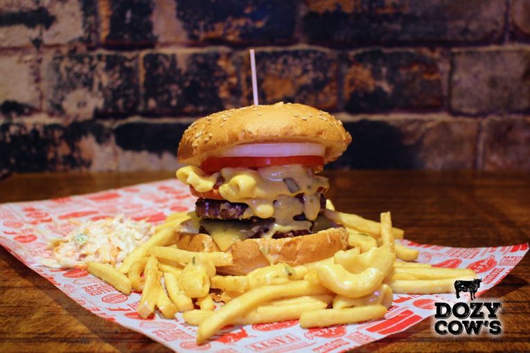Dozy Cow's Jefferson Mac N Cheese Burger